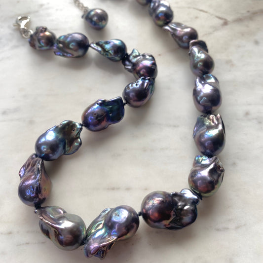 Baroque Pearl Necklace - Peacock