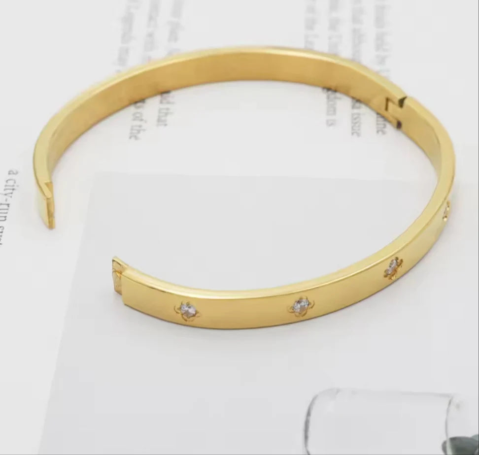 Clover Bangle
