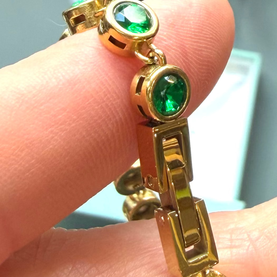 Emerald Sparkle Circle Bracelet
