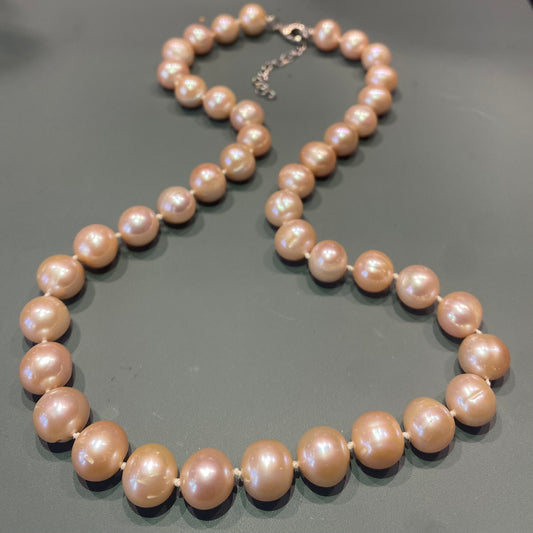 Pearl Necklace - Pink