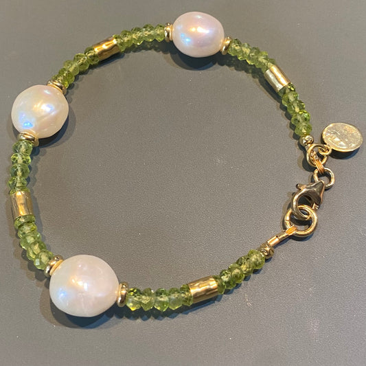 Pearl, Peridot and Gold Bracelet