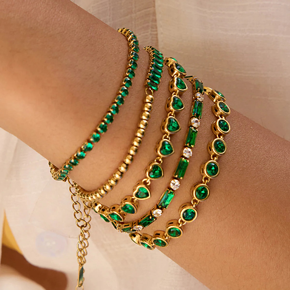 Emerald Sparkle Circle Bracelet