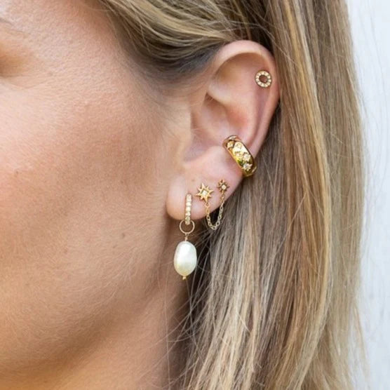 Sparkle Hoops With Baroque Pearl