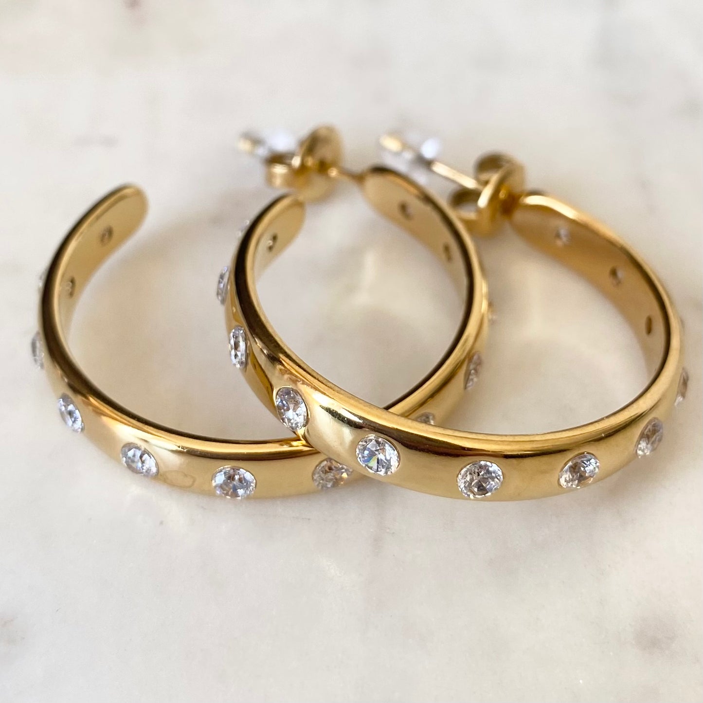 Gold Hoops Set With Round Crystals