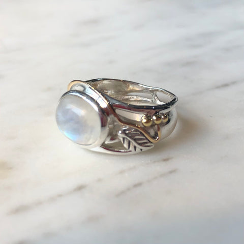 Silver moonstone ring