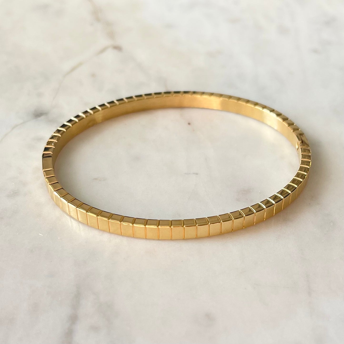 Engraved Stripe Bangle - 4mm