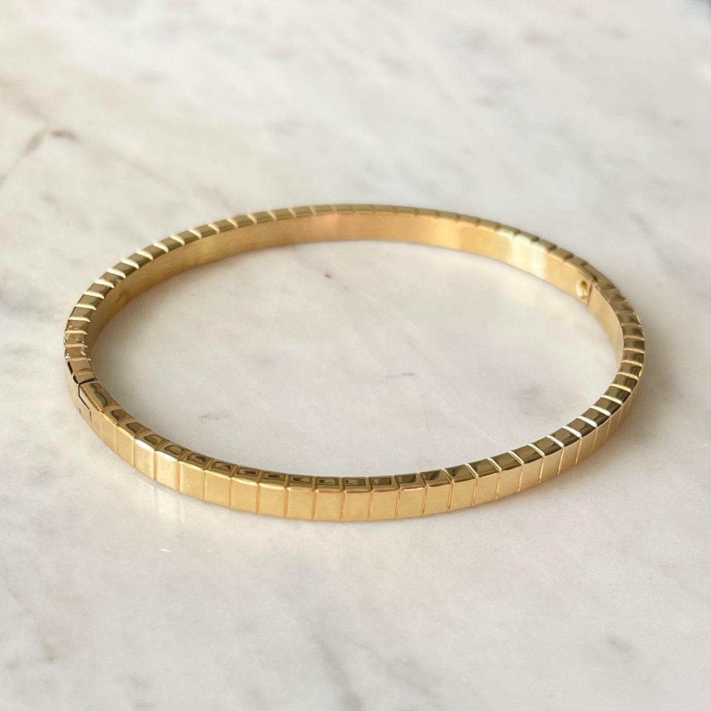 Engraved Stripe Bangle - 4mm