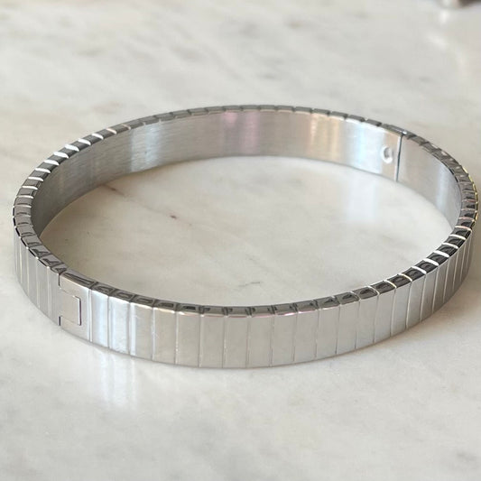 Engraved Stripe Bangle - 8mm