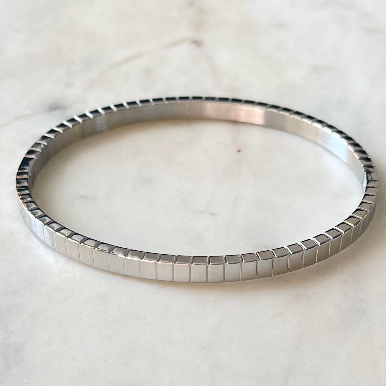 Engraved Stripe Bangle - 4mm