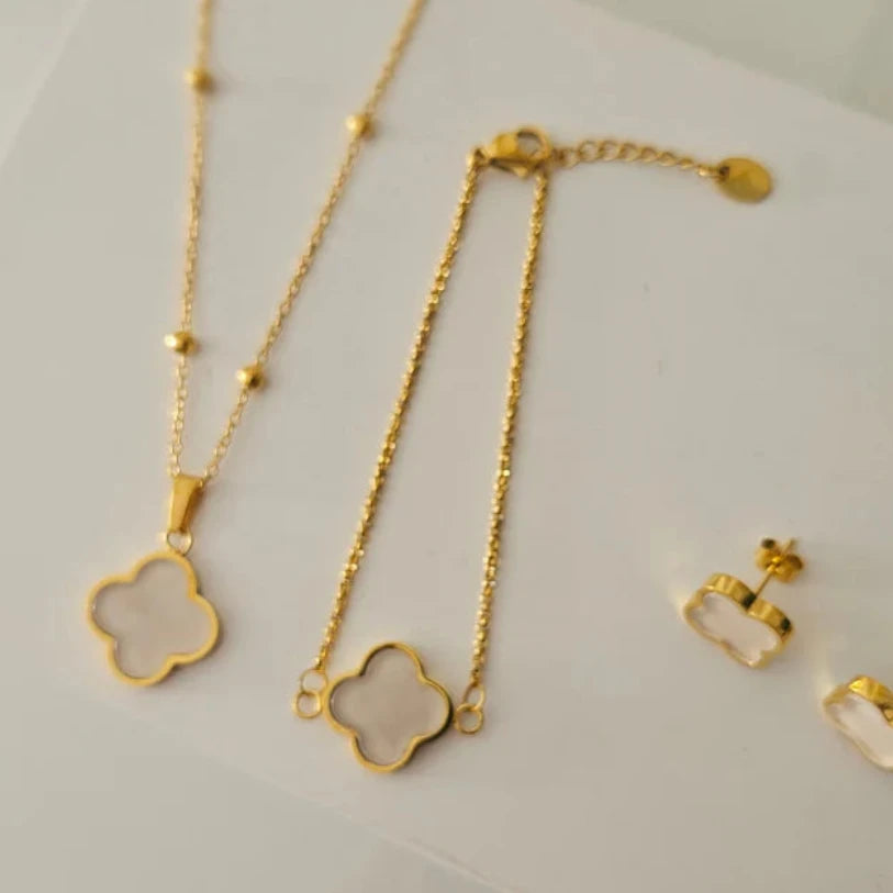 White Agate Clover Necklace