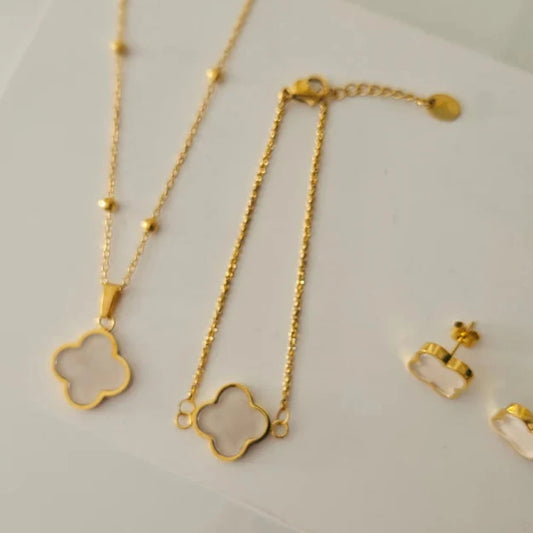 White Agate Clover Necklace