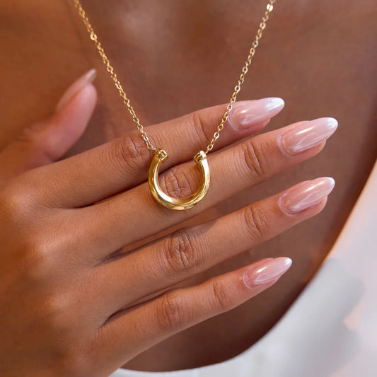 Interlocking Necklace - Horseshoe