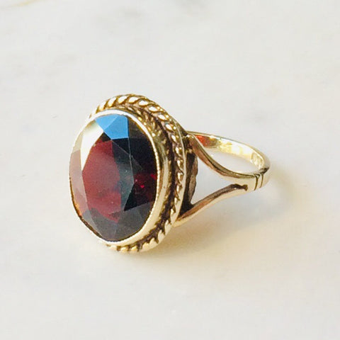 Gorgeous Garnet and Gold ring